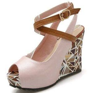 Pastelowe koturny z odkrytymi palcami