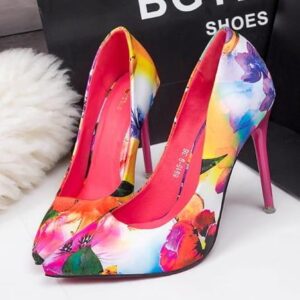 Kolorowe szpilki w kwiaty