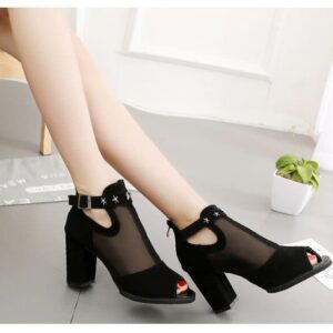 Botki z przezroczystą wstawką