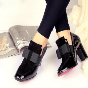 Eleganckie czarne czółenka lakierki