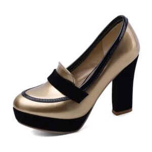 Lakierowane czółenka na platformie