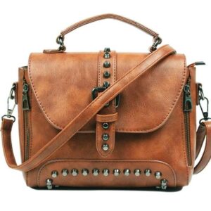 Torebka z metalowymi ćwiekami