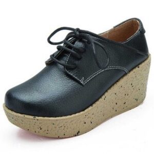 Sznurowane półbuty na koturnie