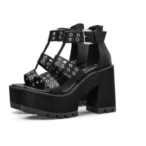 Gotyckie sandały na platformie