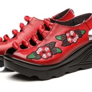 Skórzane sandały z haftem