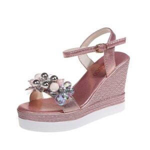 Sandały z kamykami i perełkami