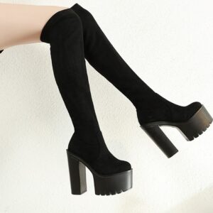 Wysokie kozaki elastyczne