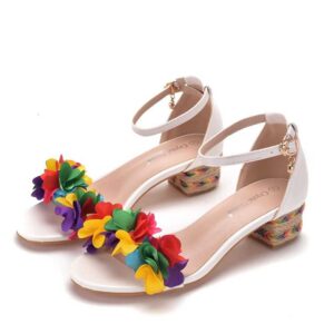 Sandały z kolorowymi kwiatami