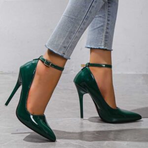 Czółenka szpilki z paseczkiem nad kostką