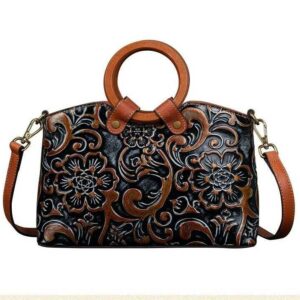 Skórzana torebka z wytłaczanym wzorem